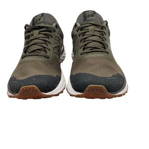 New‎ Balance 620 Green and Black Athletic Shoes with Modern Silhouette